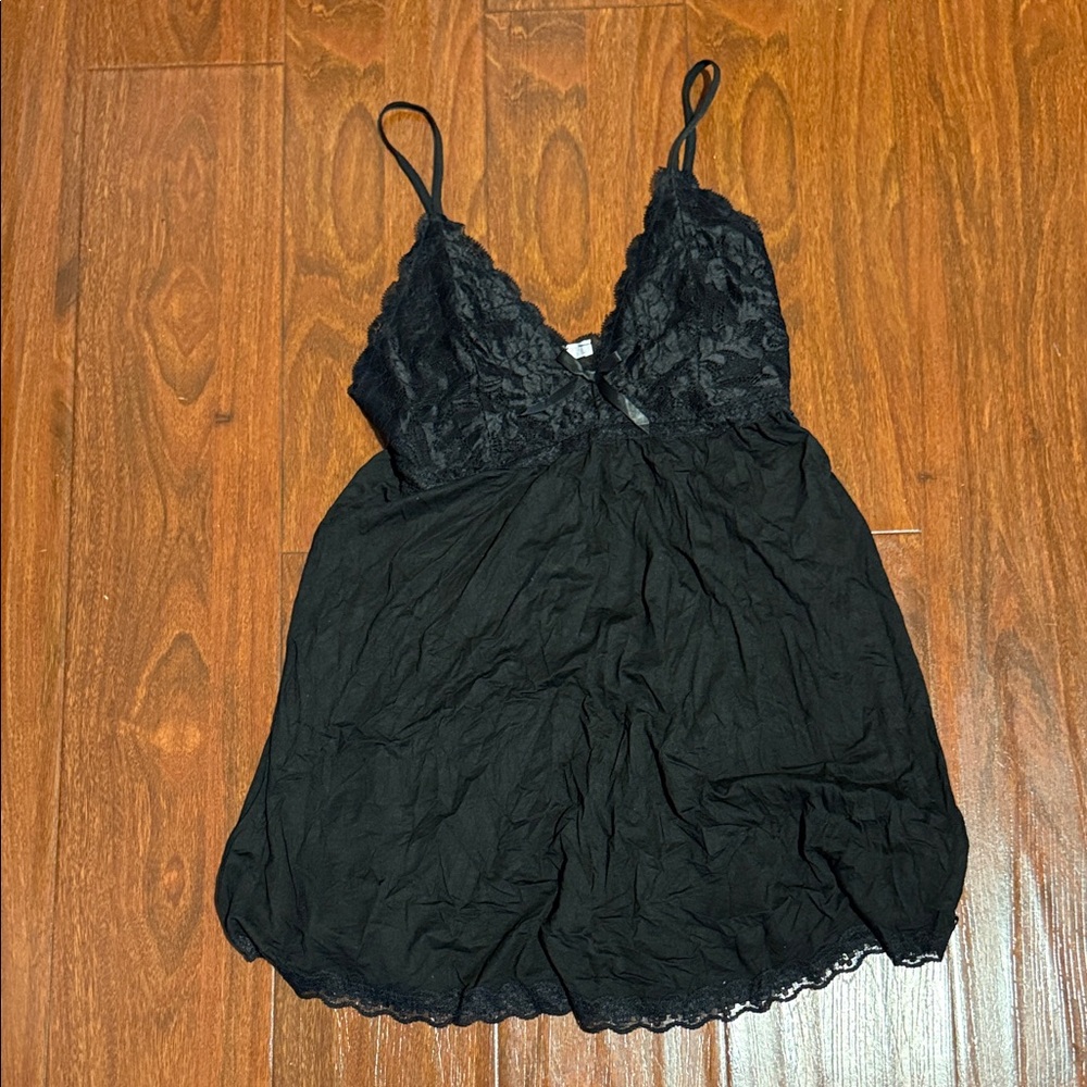 Chic Black Lace Chemise